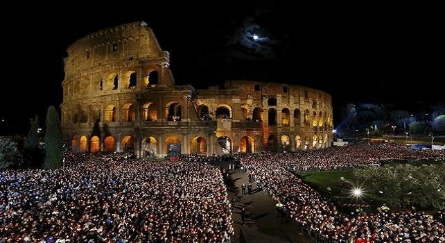 A római Colosseum húsvétkor