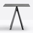 Arki dining table