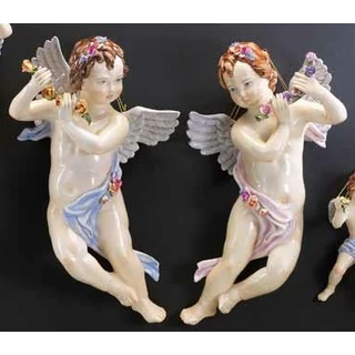 Nagyméretű falra akasztható kerámia angyalka - festett porcelán