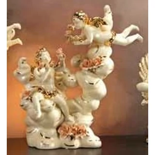 Felhő formázatú kerámia dísztárgy angyalokkal és lámpával - krémszínű, arany