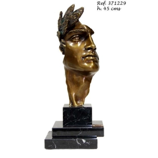Caesar bronz szobor