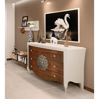 Komód 2 db éjjeliszekrénnyel, faragott díszítéssel – Morello 4359