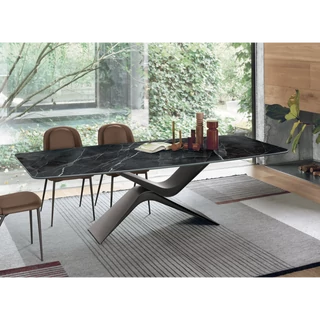 Arcus étkezőasztal (039 Calacatta Black kerámia asztallap, antracit váz, 220x120 cm-es bővíthető változat) és Seventy szék