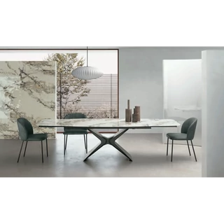 Boma étkezőasztal (Cod. 06 nyomtatott üveg asztallap, antracit váz, 180x110 cm-es bővíthető változat) és Agata szék (Marvel 10 szövet (A kategória), antracit váz)