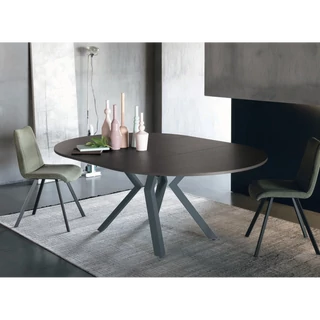 Zoe Round étkezőasztal (sötét mész strukturált matt asztallap, antracit váz, 140 cm-es átmérőjű bővíthető változat) és Zenda szék