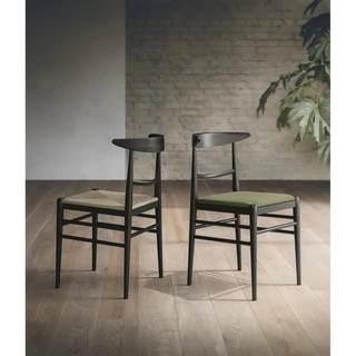 Louis szék (kukoricaháncs ülőfelület, szénfekete kőrisfa váz /
Nairobi 08 szövet (1/One kategória), szénfekete kőrisfa váz)