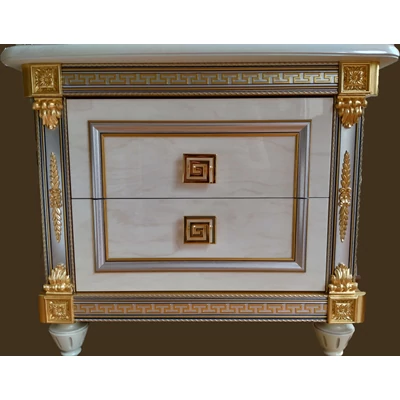 Részlet az éjjeliszekrényről