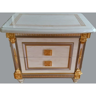 Részlet az éjjeliszekrényről