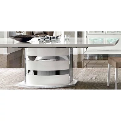 Részlet az asztallábról