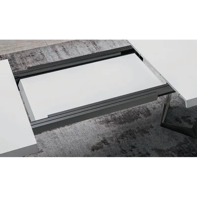 A bővítő elem az asztal belsejében tárolható