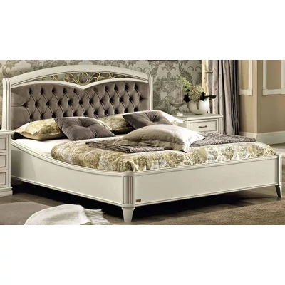 Nostalgia franciaágy keret ágyneműtartóval, hajlított oldallal, íves fejvégű fémbetétes díszráccsal és capitoné behúzással, alacsony lábvéggel - antik fehér