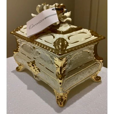 Angular ceramic jewelry box with rose. Color: cream color, gold