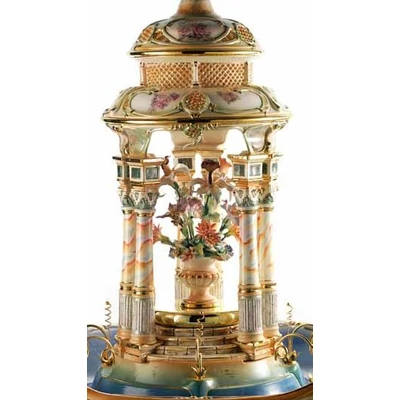 Ceramic fountain: playing angels with lady, with pedestal number 784.