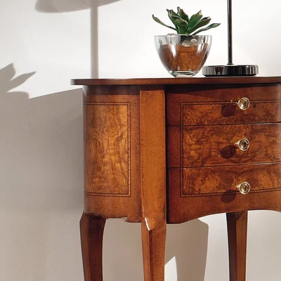 Classic Small chest of drawers