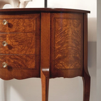 Classic Small chest of drawers