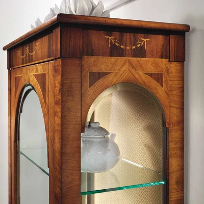 Classic 1-door small display cabinet