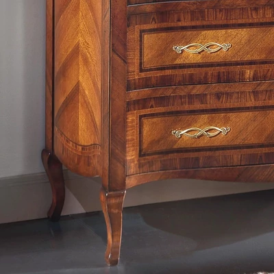 Classic Chest of drawers