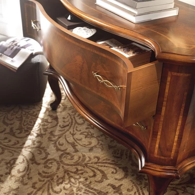 Classic Chest of drawers