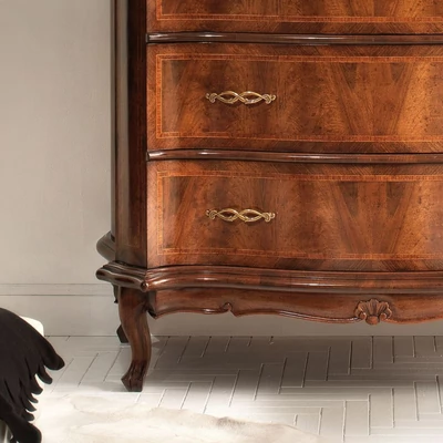 Classic Chest of drawers