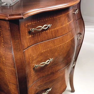 Classic Chest of drawers