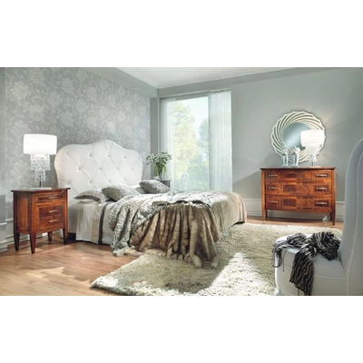 Classic Chest of drawers