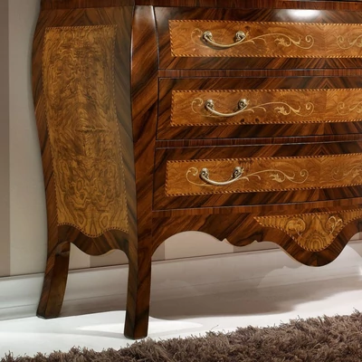 Classic Chest of drawers