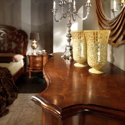 Classic Chest of drawers