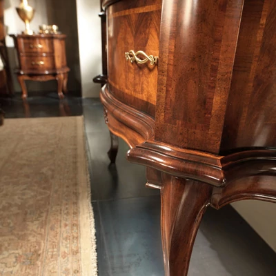 Classic Chest of drawers