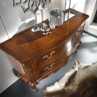 Classic Chest of drawers