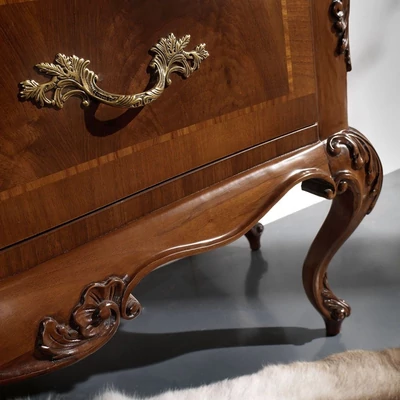 Classic Chest of drawers