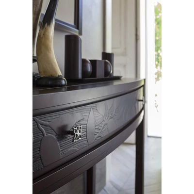 Eden Day konzolasztal (levél motívummal)