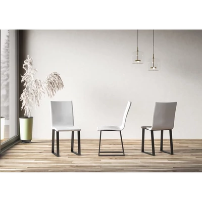 Baffy szék fehér műbőrrel