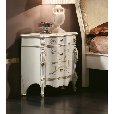 Éjjeliszekrény 3 fiókkal, faragott díszítéssel – Morello 4322