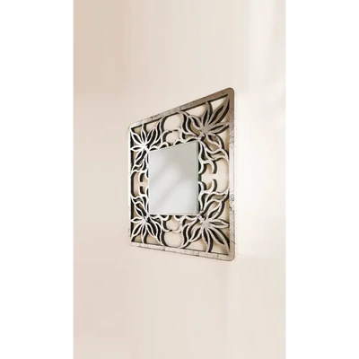 Tükör, négyzet alakú, lézerrel áttört díszítéssel – Morello 3770