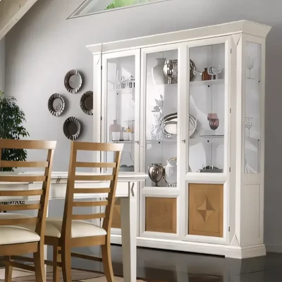 Vitrines szekrény, 3 ajtós, intarziás díszítéssel – Morello 2027