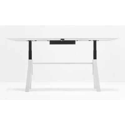 Arki dining table