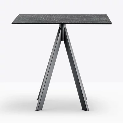 Arki dining table