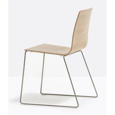 Inga stackable chair