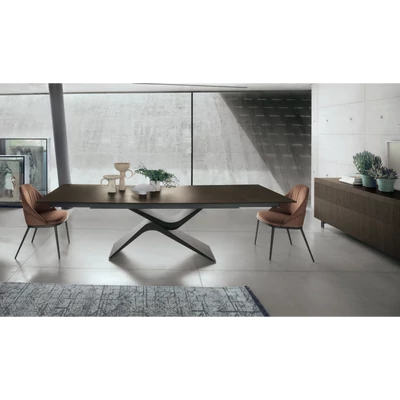 Arcus étkezőasztal (124 Mocha tölgy strukturált matt asztallap; antracit váz; 180x100 cm-es bővíthető változat) és Renoir szék (Amsterdam 164 szövet (1/ONE kategória); antracit váz)