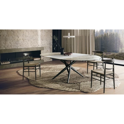 Tiffany Round étkezőasztal (074 Fusion White matt kerámia asztallap, füstfekete váz, 140 cm-es átmérőjű bővíthető változat) és Louis szék kukoricaháncs ülőfelülettel