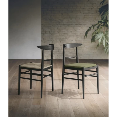 Louis szék (kukoricaháncs ülőfelület, szénfekete kőrisfa váz /
Nairobi 08 szövet (1/One kategória), szénfekete kőrisfa váz)