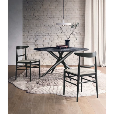 Louis szék (kukoricaháncs ülőfelület; szénfekete kőrisfa váz)