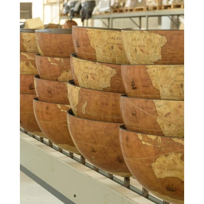 Italtartó földgömb - ZF Da Vinci - részlet a földömbről